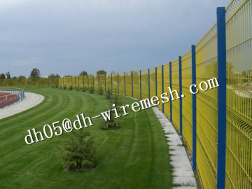 traingle bending fence galvanized outdoor playground fences/ 3 bends wire mesh fence with post