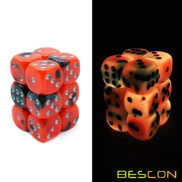 Bescon Two Tone Glowing Dice D6 16mm Set de 12pcs HOT ROCKS, 16mm Die Sided Die (12) Bloc de dés rougeoyant