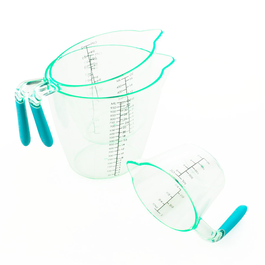 Tasses à mesurer en plastique empilables de nidification 3PCS avec le bec