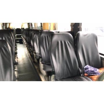 Bus bekas dalam kondisi baik