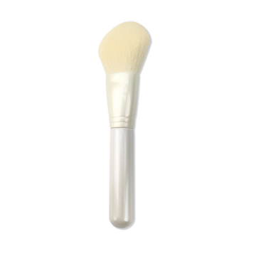 The single powder brush of white