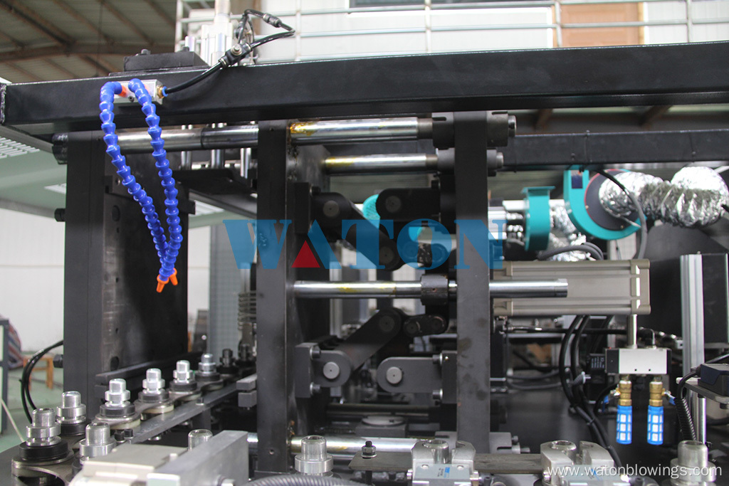 Big Output Full-auto Blow Molding Machine 2 Cavity