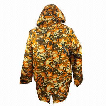 Ski jacket, plastic cuff puller