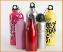 Beer bottle holder keeps drink cold