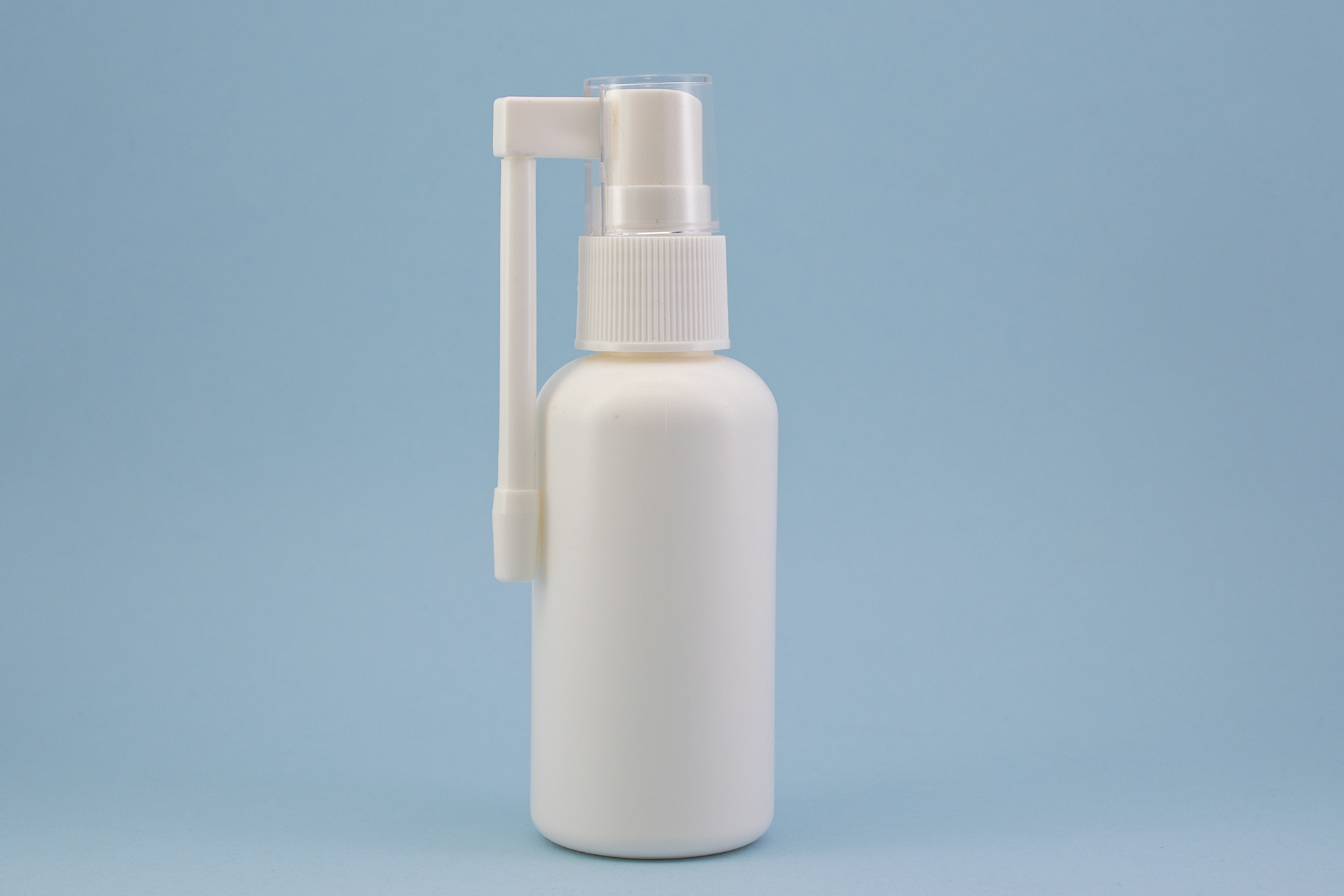 20/410 بخاخ دوائي طويل الفوهة مضلع أبيض 20/410 white ribbed long nozzle pharmaceutical oral sprayer