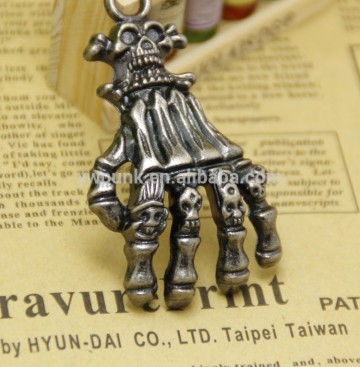 PUNK cool mens metal necklace chain beads palm phalanx skeleton pendant Hallowmas