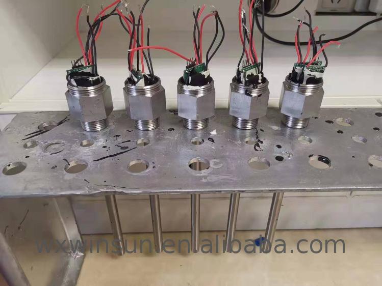 Three-parameter Combined Probe