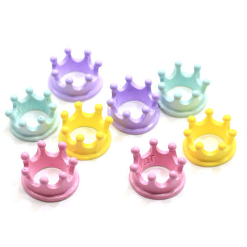 Kawaii Resin Princess Crown με Τρύπα DIY Διακόσμηση Αξεσουάρ Κορίτσια Κουκλόσπιτα Παιχνίδια Τέσσερα Χρώματα Επίπεδη Πίσω Κοσμήματα