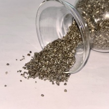 Ferric sulfide for grinding wheel