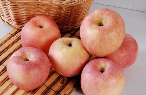 Yüksek Kalite ile 2018 Yeni Taze Qinguan elma