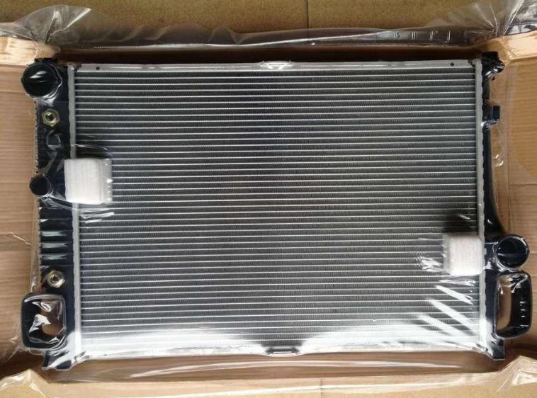 Automobile car auto radiator pa66 gf30 small orders accept