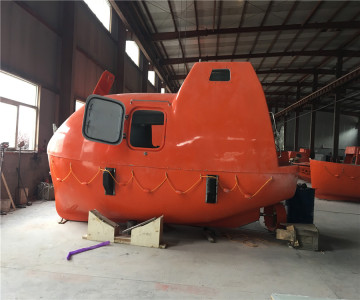 Totally enclosed lifeboat/rescue boat