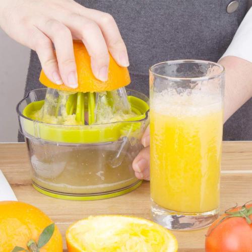 Multifunctional manual juicer hand squeezer