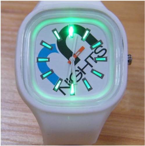 Nouveaux enfants populaires brillent des montres de quartz de sports de silicone