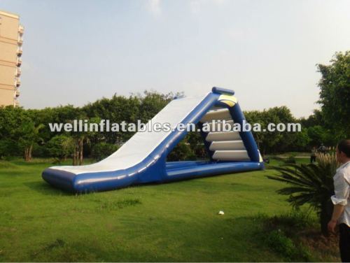popular inflatable water slide games for kids / aqua floating slide