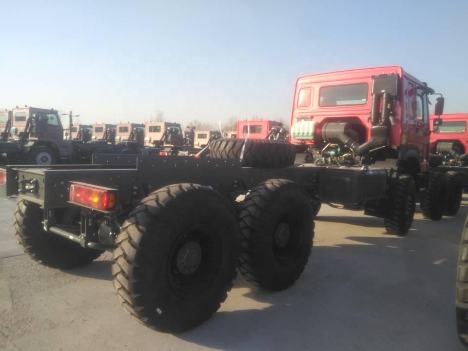 SINOTRUK HOWO tractor truck 6x6 prime mover for sale