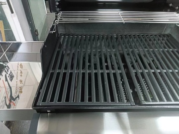 Stainless steel barbecue grill