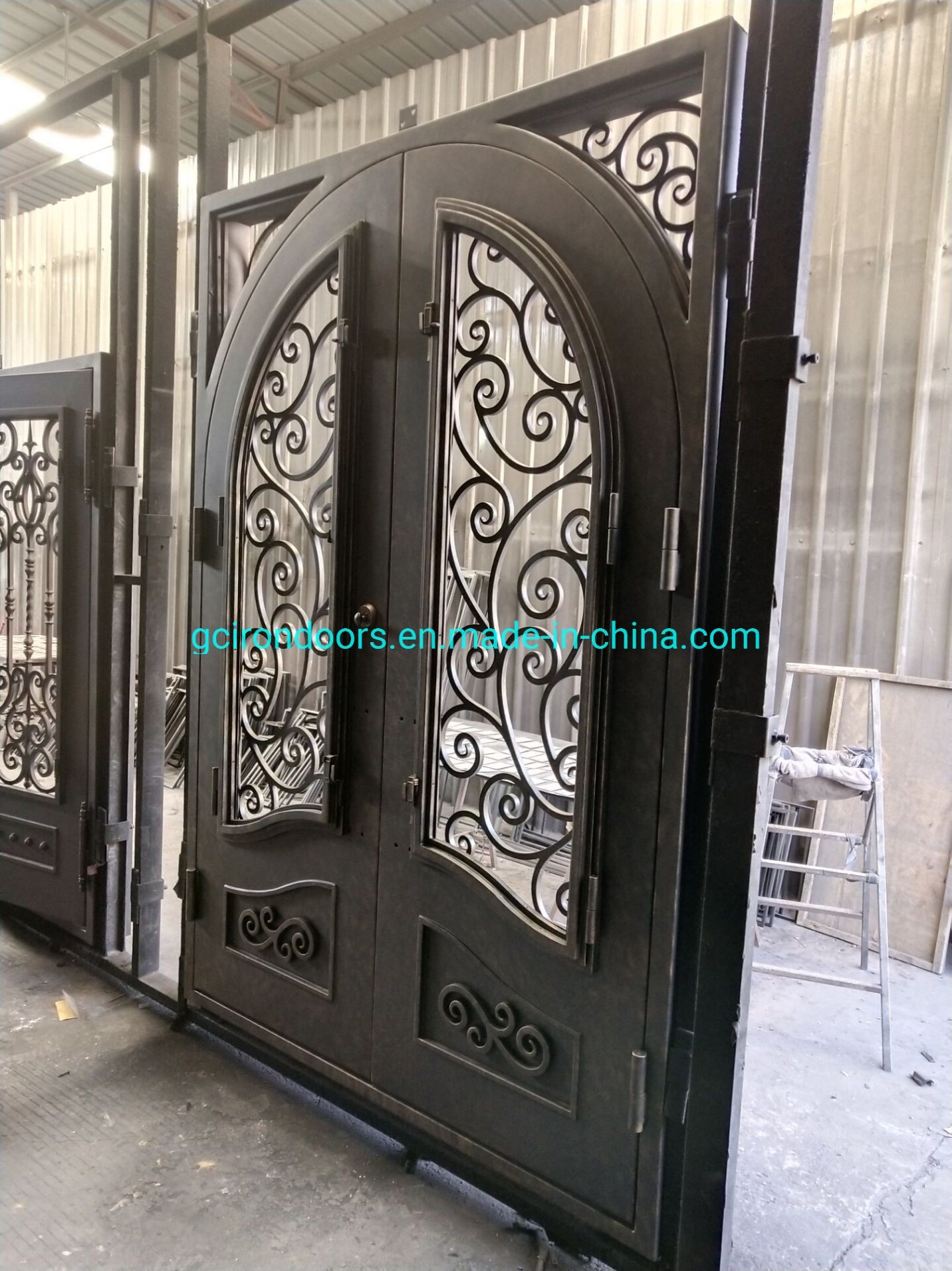 China Vollbogen-Eisentüren Hersteller