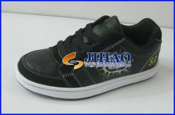 black cool skateboard shoes