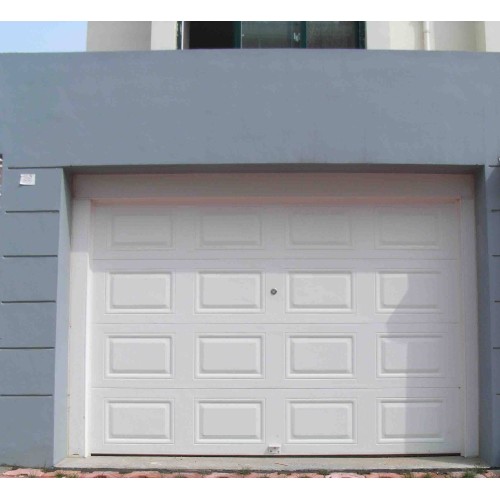 Porta seccional exterior da garagem