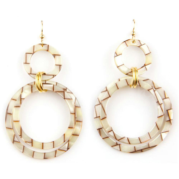 Hoop -shaped strand drop earring acrylic making