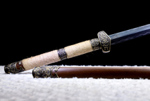 Chinese Frostbitten Dual-Handed Sword