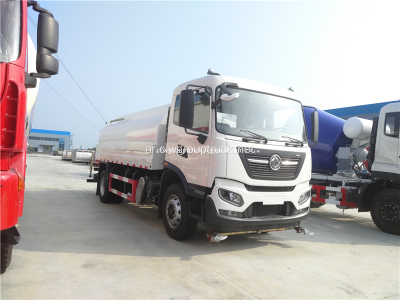 بيع شاحنة الصهريج لنقل المياه Dongfeng 4x2 8000L