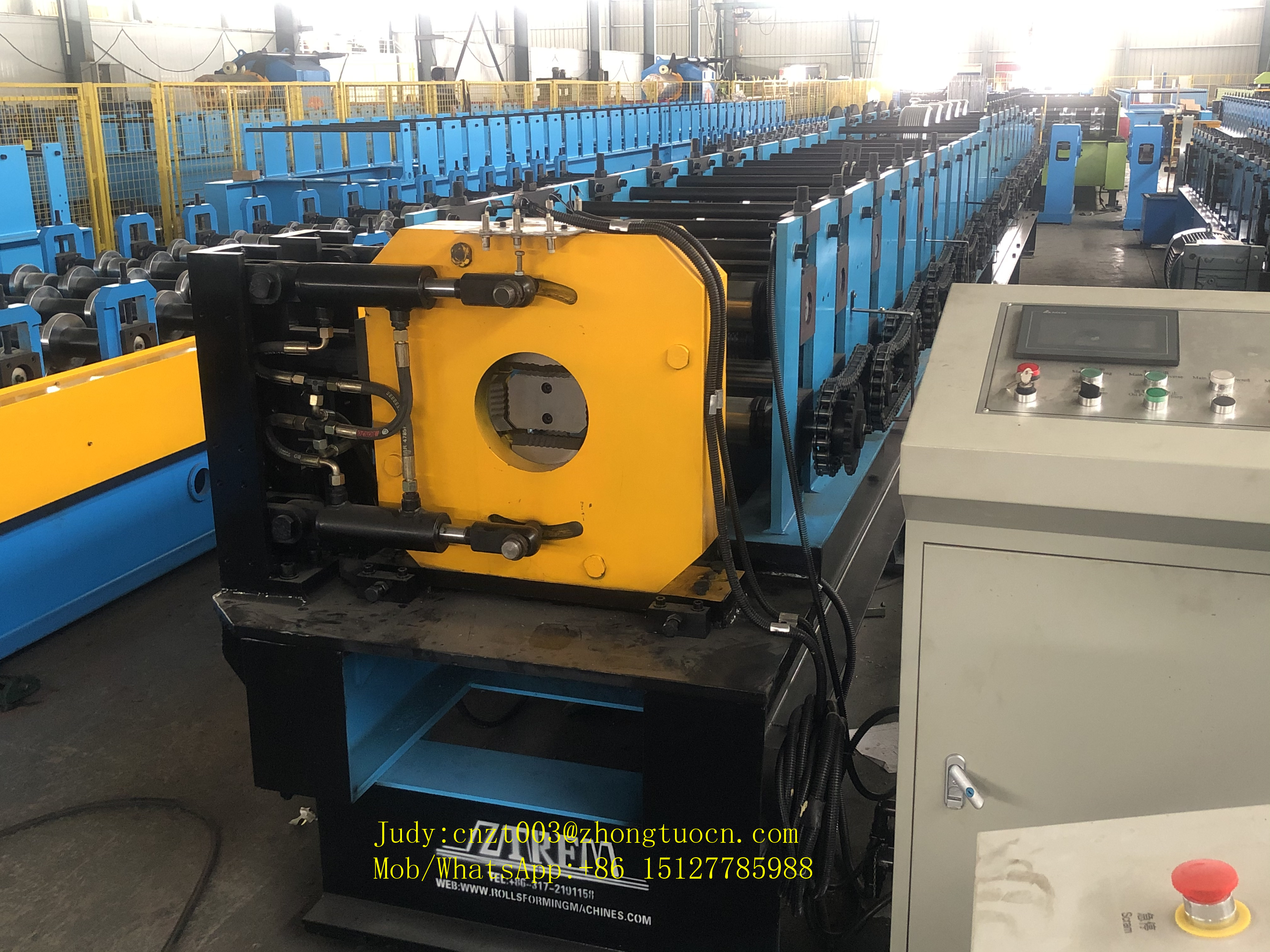 Downspout rain gutter down pipe roll forming machine