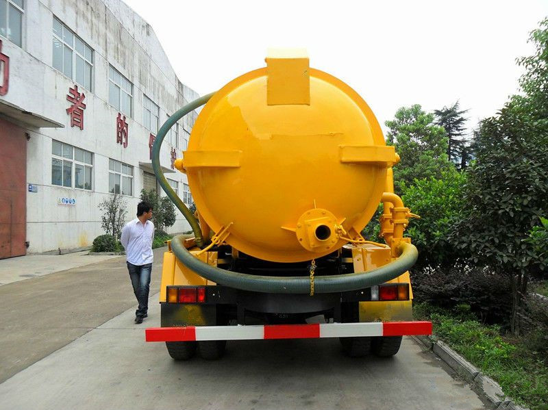 liters vacuum sewage suction truck