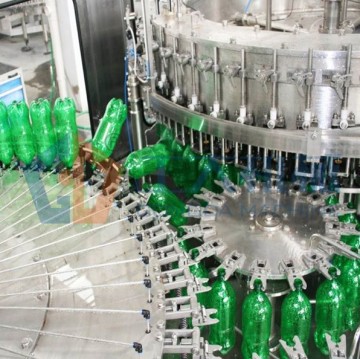 Automatic carbonated beverage filler machine