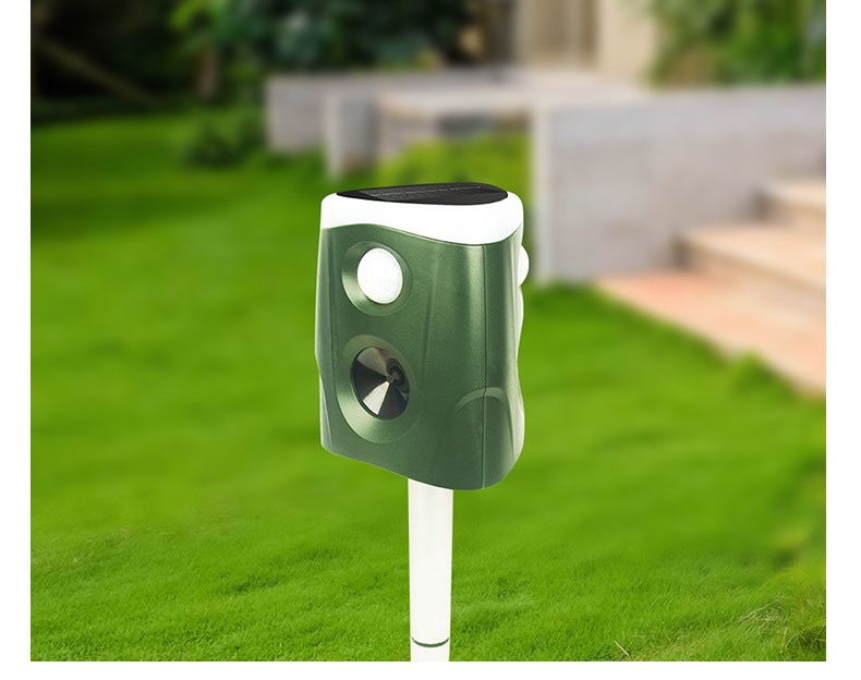 Animal Repeller Outdoor Waterproof Snake Mouse Solar Power Animal Bird Repeller Rechargeable