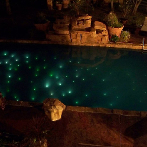 Illuminazione per piscine con fibre ottiche