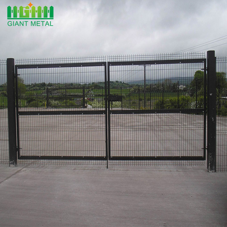 Yard metal fence gate