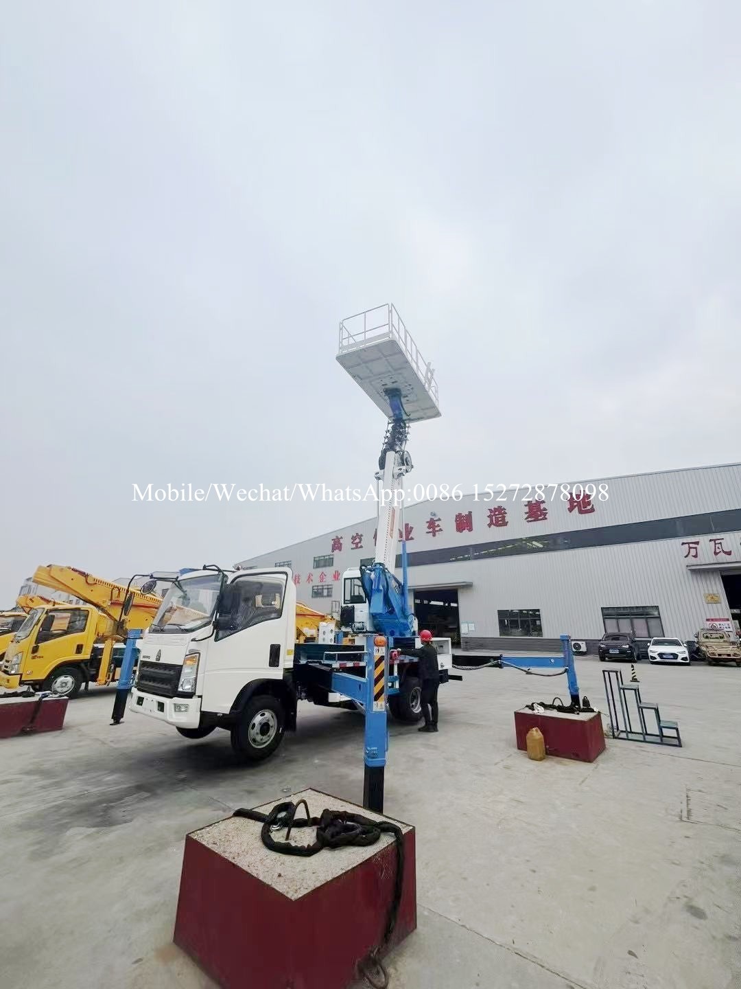 Camión de trabajo aéreo de Howo (7) HOWO Aerial Working Truck (7)