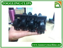 China Plastic Leather Toggling Clip
