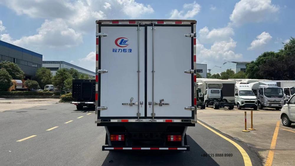 Sinotruk Howo Refrigerated Truck 5 Jpg