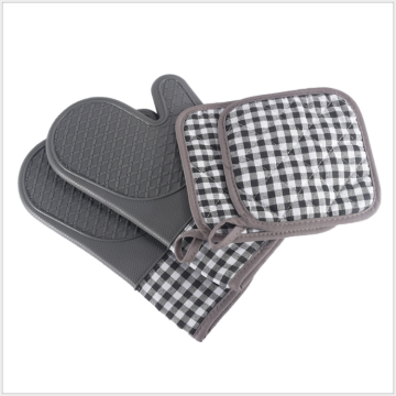 Heat Resistant Silicone Oven Mitts and Pot Holders Set with Quilted Liner