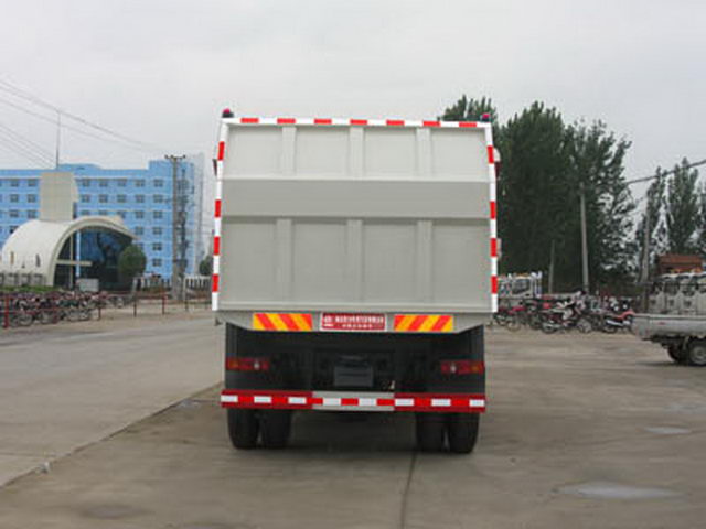 دونغفنغ تيانجين 14000Litres مختومة شاحنة نقل القمامة