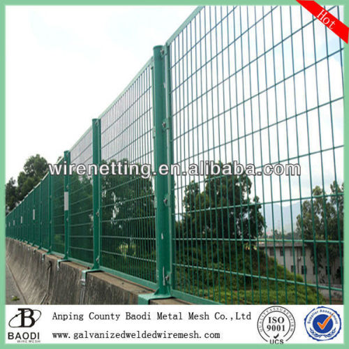 wire mesh fence with square post