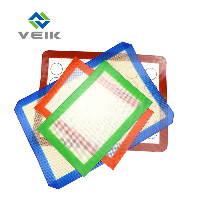 0.7mm Thickness 295*420mm Silicone Baking Mat