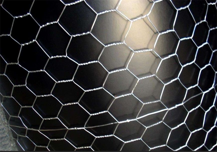 Hexagonal Wire Netting Weave Before Hot Galvanized4