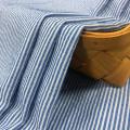 T / R / N Niebiesko-biały Chambray Stripe Crepe Fabric