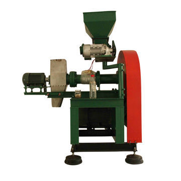 Fish feed pellet puffing machine