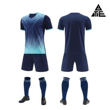 Conjunto de fútbol transpirable de secado rápido.