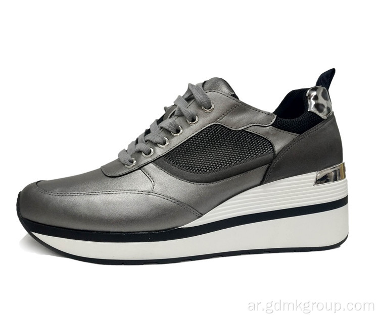 حذاء رياضي رمادي للسيدات يزيد من طول الجزء العلوي الشبكي القابل للتنفس
