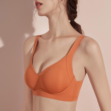 Padded seamless bra made by free cut fabric