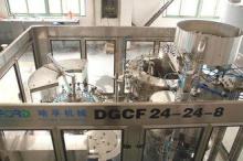 Sprite / Cola Rotary Carbonated Drink Filling Machine  Co2