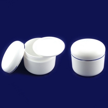 small plastic clear containers with lids