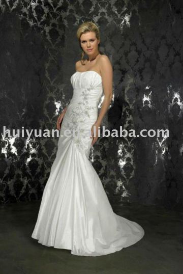 bridal wedding dress with emboridery flower