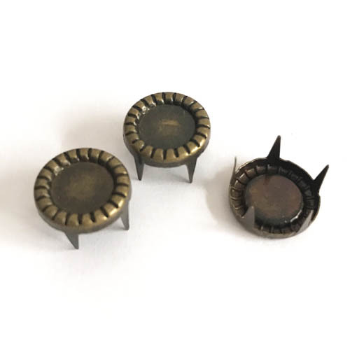 Kancing logam kuningan antik dengan 5 Prongs